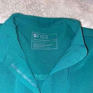 FIGS | RAFAELA TOP  XSS IN HUNTER GREEN - LIMITED EDITION COLOR